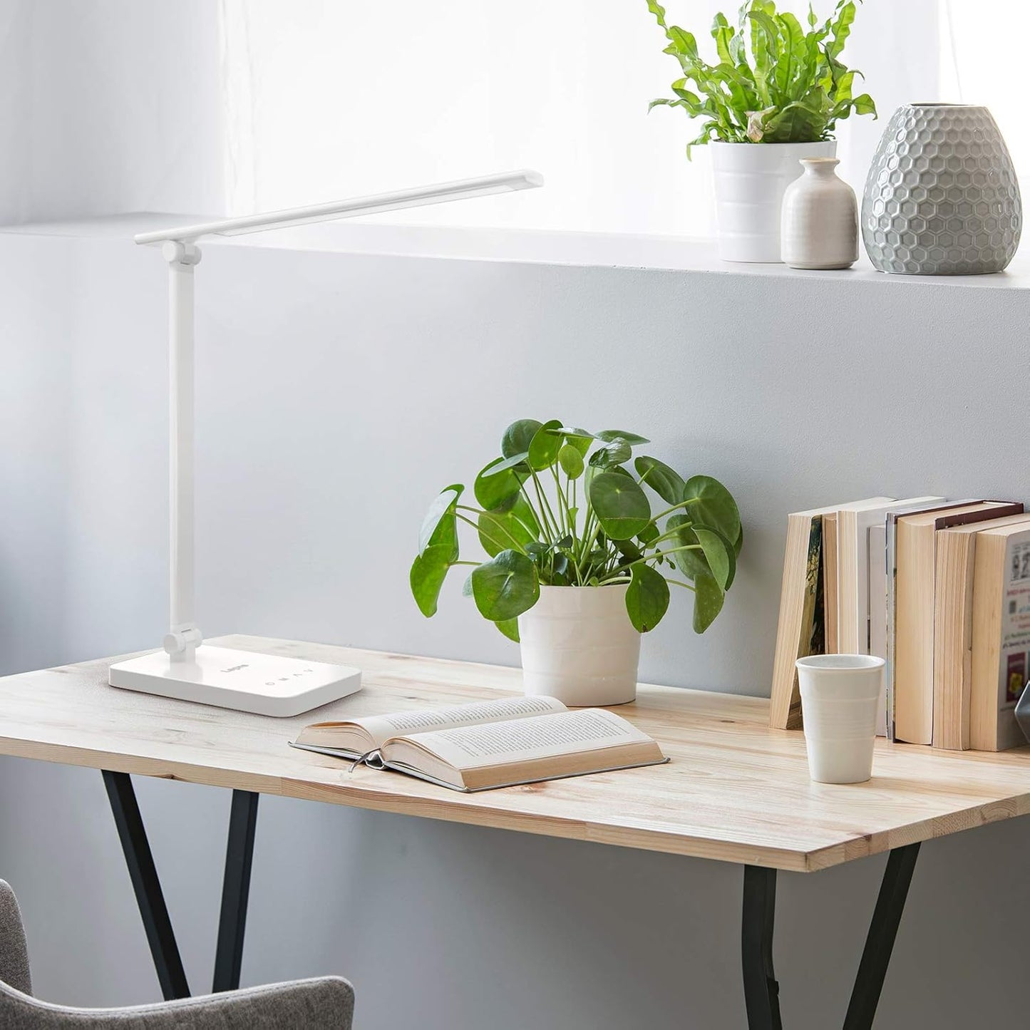 Lepro LED Desk Lamp, Desk Lamp with Power Adapter, 655lm, Desk Lamps Office with USB Charging Port, 5 Brightness Levels x 3 Colour Mode, Touch Control Daylight Lamp for Office, Nails, Study, Bedroom